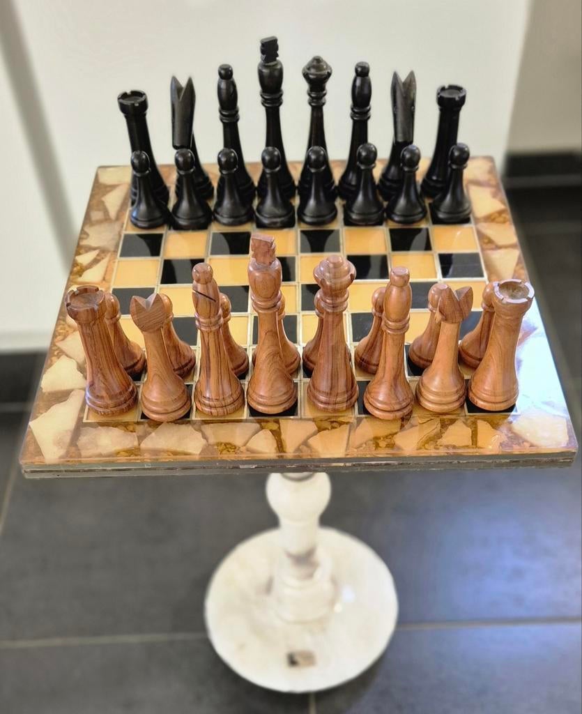 Albast schaakbord/tafel met schaakstukken, Ophalen