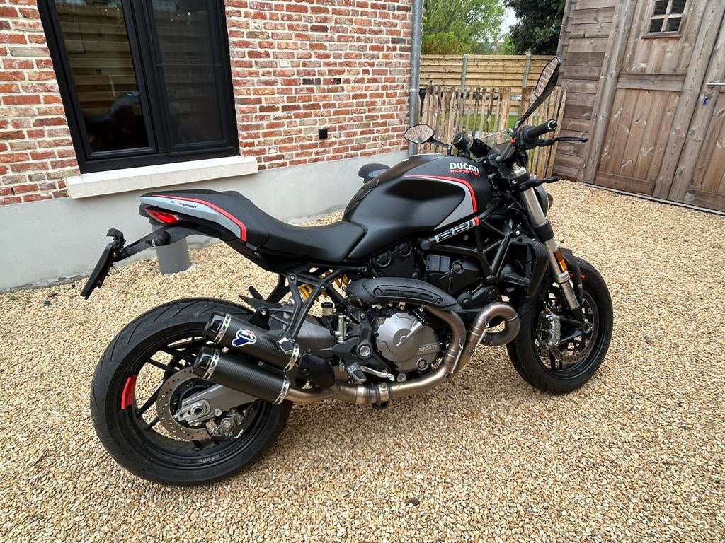 Ducati Monster 821 Dark Stealth - 2070 km !, Motos, Échappement sport, Plus de 35 kW, Particulier, 821 cm³