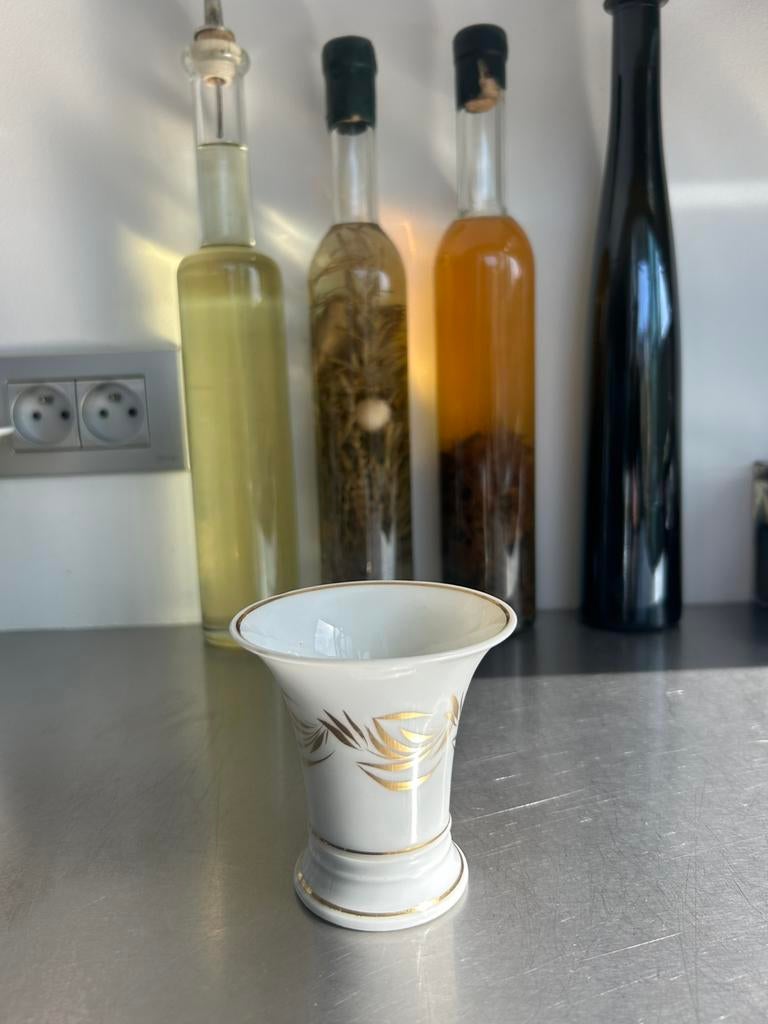 Vaasje/potje porcelein, Ophalen, Gebruikt