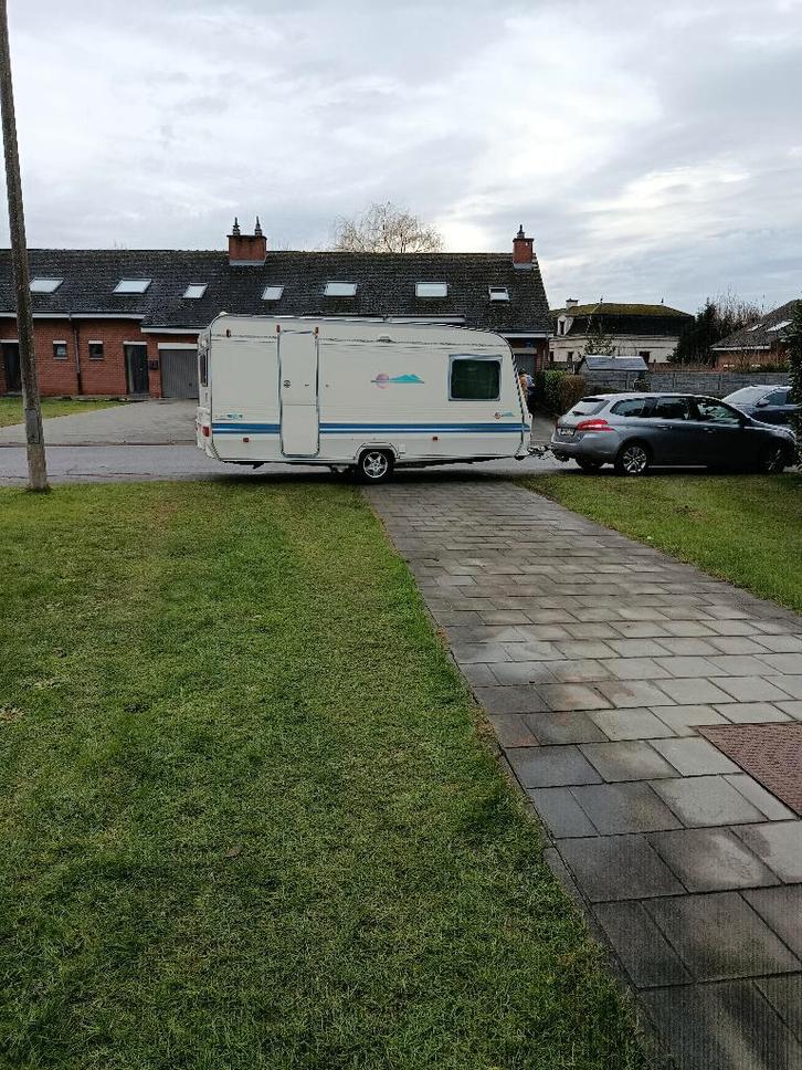 Caravane Adria unica 462, Caravans en Kamperen, Caravans, Particulier, tot en met 4, 1000 - 1250 kg, Adria, Dwars-stapelbed, Omvormbare zithoek