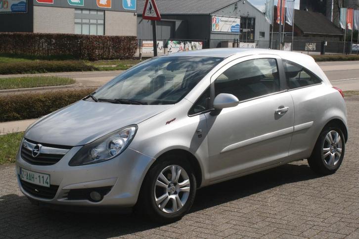 Corsa D 1.4 16V benz (SPOTPRIJS) 111 jaar sport editie, Auto's, Opel, Particulier, Corsa, ABS, Airbags, Airconditioning, Alarm