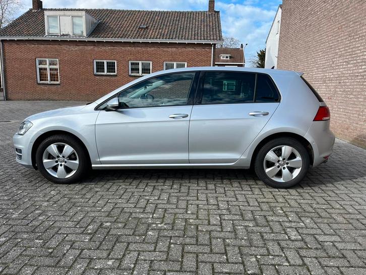 VW Golf 7, argent, 1,2 TSI, Autos, Volkswagen, Particulier, Golf, Régulateur de distance, Air conditionné, Bluetooth, Feux de virage