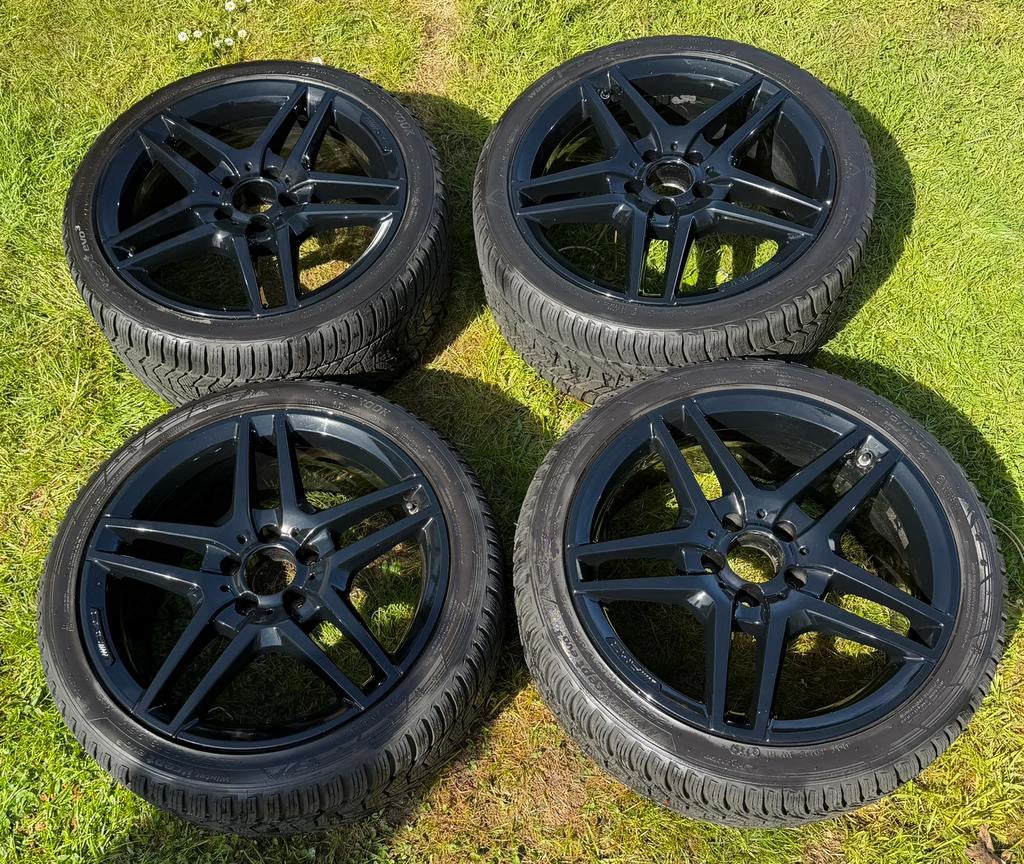 Jantes Mercedes AMG de 18 pouces de large. Set d'hiver !, Autos : Divers, Enjoliveurs, Comme neuf, Enlèvement