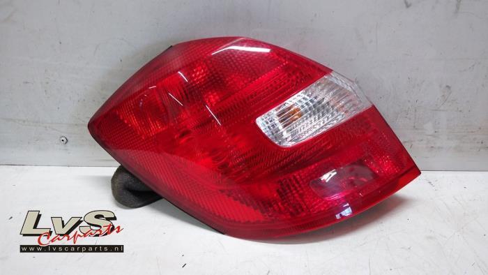 Feu arrière gauche d'un Skoda Fabia, -, 3 mois de garantie, Utilisé, Skoda