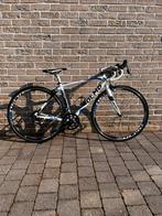 Damenskoersfiets maat 45 incl. Klikschoenen en helm, Ophalen, Zo goed als nieuw, 15 tot 20 versnellingen, 28 inch
