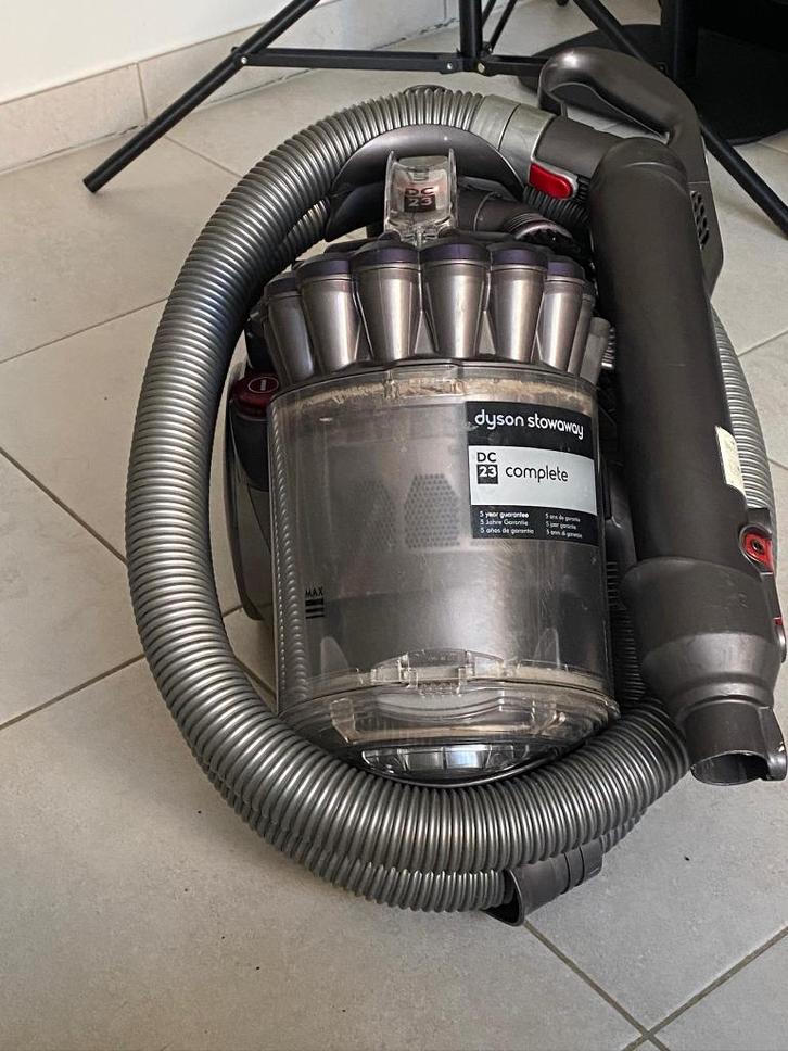 Aspirateur cyclone Dyson DC 23, Electroménager, Aspirateurs, Utilisé, Aspirateur, 1200 à 1600 watts, Réservoir, Enlèvement
