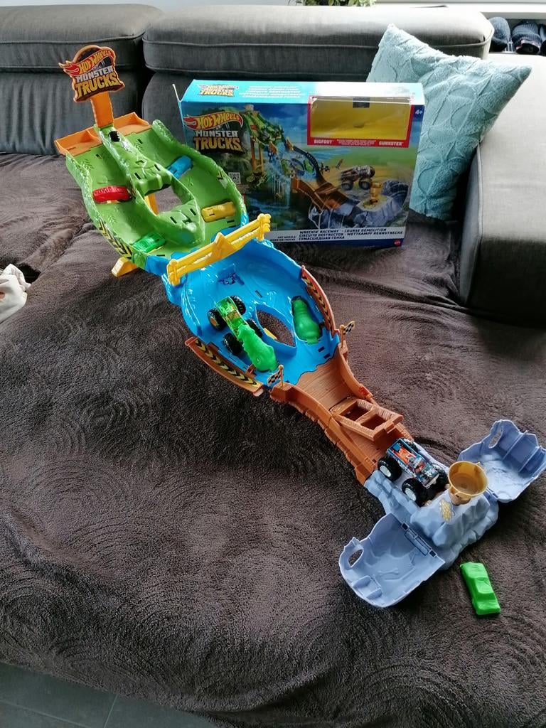 Hot wheels monster truck wrecking raceway, Enlèvement