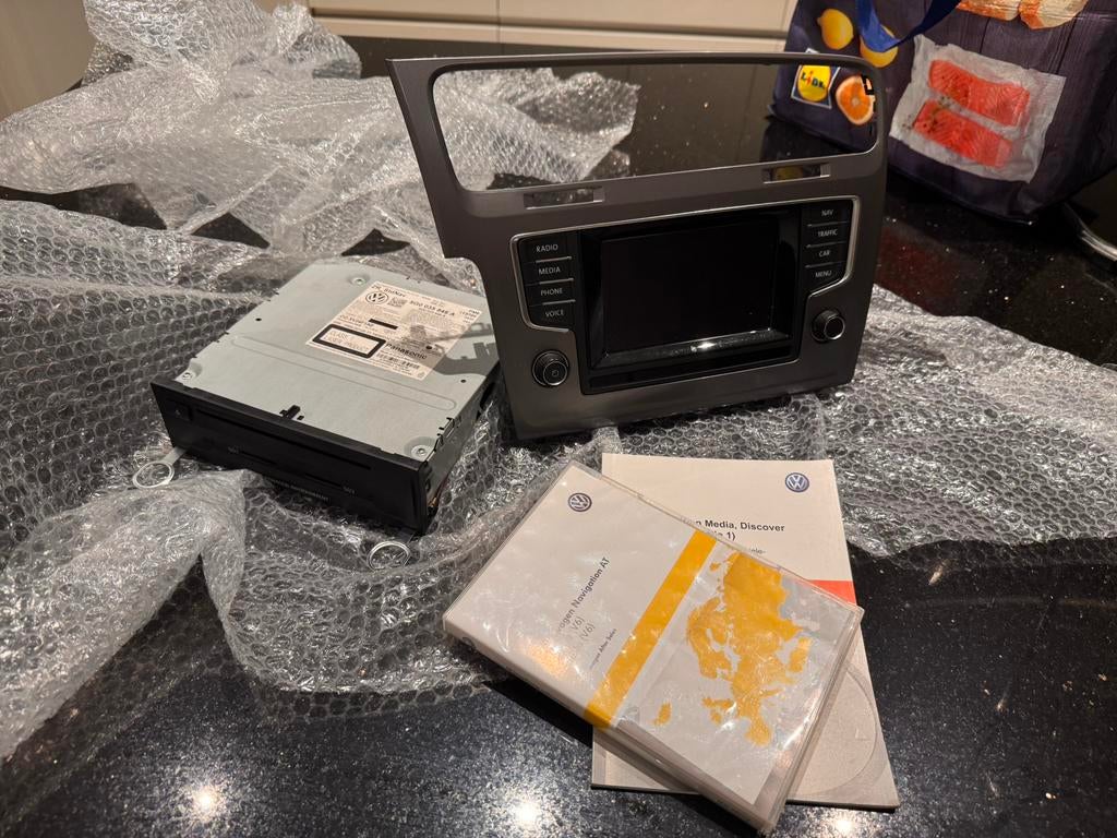 Vw navigatie golf 7, Ophalen, Zo goed als nieuw