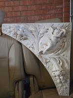 Ornament in gips met engeltje en bloemen, Ophalen, Nieuw