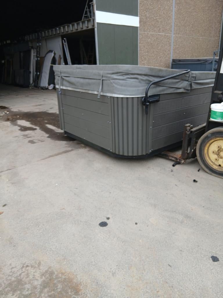 Jacuzzi  nieuw 28000. Nu 7000, Tuin en Terras, Bergingen en Tuinkasten, Ophalen of Verzenden