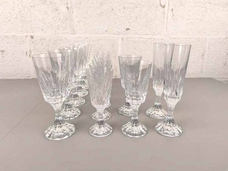 16 kristallen Baccarat glazen model Assas, Antiek en Kunst, Antiek | Glaswerk en Kristal, Ophalen of Verzenden