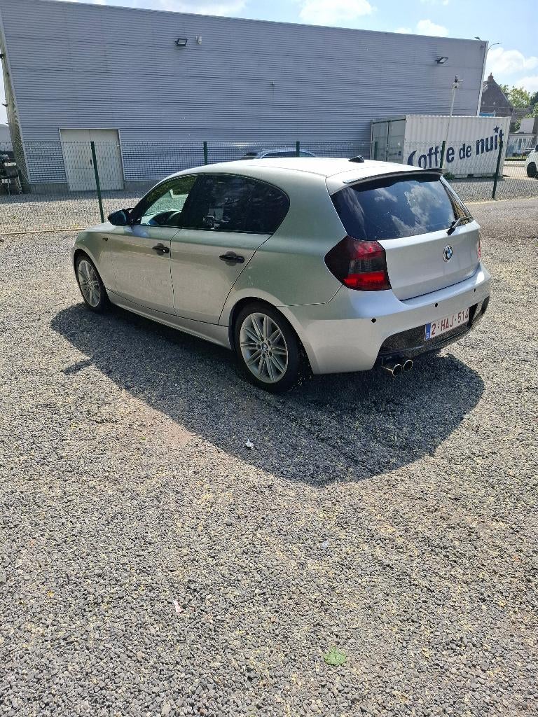 bmw 118d 122ch carto 170 ch, Autos, BMW, Particulier, Série 1, Diesel, Boîte manuelle, Argent ou Gris, Gris