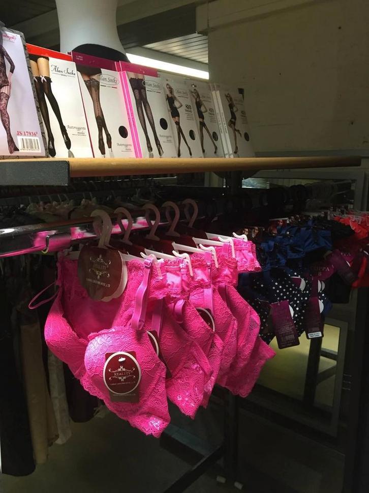 Nieuwe lingerie uit voorraad nemen - dozen van 50 stuks - id, Kleding | Dames, Ondergoed en Lingerie, Setje, Zwart, Ophalen