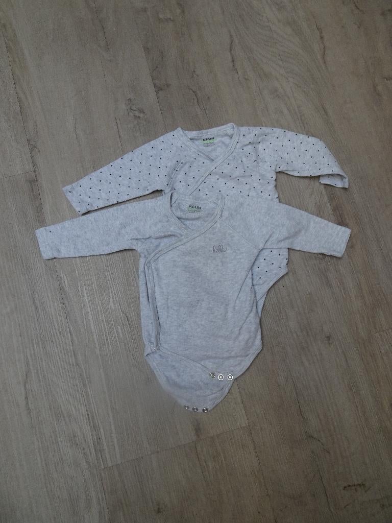 2 boîtiers de transfert (Kiabi) 3 mois - taille 56-62, Enfants & Bébés, Kiabi, Garçon ou Fille, Enlèvement ou Envoi, Costume