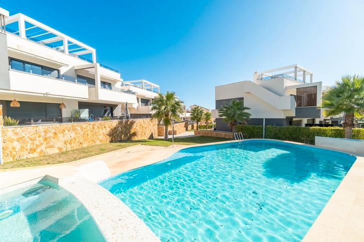 Penthouse semi neuf à vendre à Orihuela Costa, Immo, Étranger, Espagne, Appartement, Village