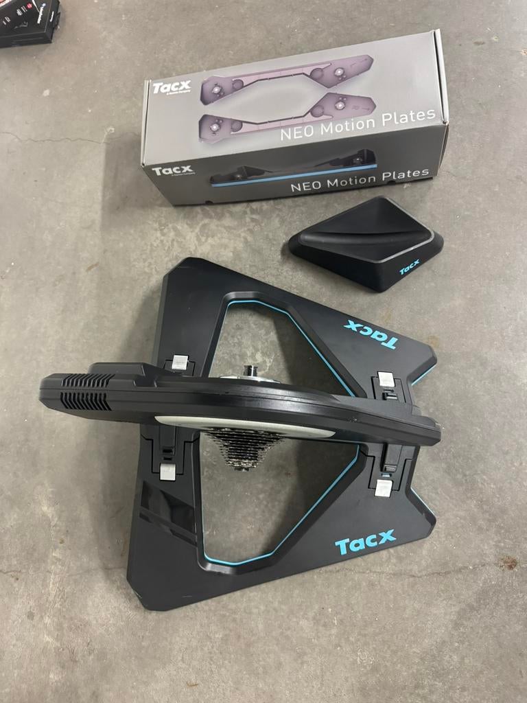 Tacx neo T2 smart en neo motion plates, Ophalen