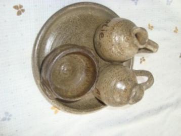 Olie/azijn en mostaard setje in aardewerk.   beschikbaar voor biedingen