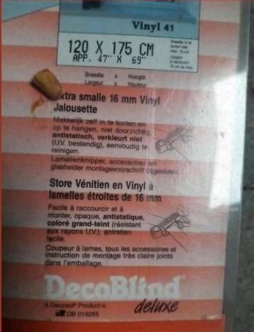 Wit rolgordijn met lamellen van vinyl  beschikbaar voor biedingen