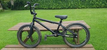 Gt BMX disponible aux enchères