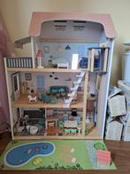 Maison de poupée en bois + 5 boîtes d'accessoires, Enlèvement ou Envoi, Comme neuf, Poupée
