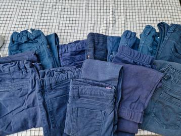 Kinderkledij 122-128 donkerblauw beschikbaar voor biedingen