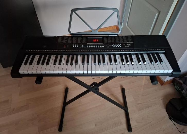 Elektronisch keyboard Max KB2, Muziek en Instrumenten, Keyboards, Zo goed als nieuw, 61 toetsen, Overige merken, Met standaard