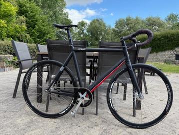 pistefiets maat 58 beschikbaar voor biedingen