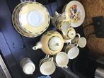 Servies dagelijks gebruik nog 1 uur alles gaat de vuilbak op, Huis en Inrichting, Ophalen, Gebruikt, Kop(pen) en/of Schotel(s)