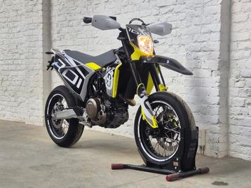 Husqvarna 701 SM supermoto @motomobilia 1jaar garantie beschikbaar voor biedingen