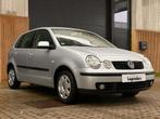 Volkswagen Polo 1.4i | AIRCO | GARANTIE (bj 2003, automaat), Auto's, Volkswagen, Stof, Zwart, 4 cilinders, Bedrijf