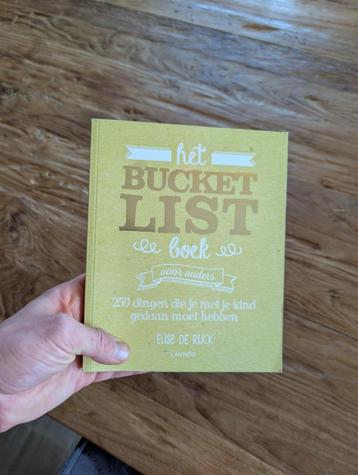 Bucketlist - Het Bucketlist Boek voor ouders beschikbaar voor biedingen