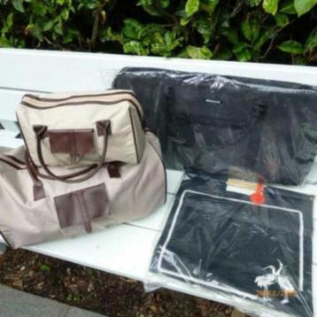 bagage-, reis-tassen - zakken ; toilettas -NIEUWSTAAT beschikbaar voor biedingen