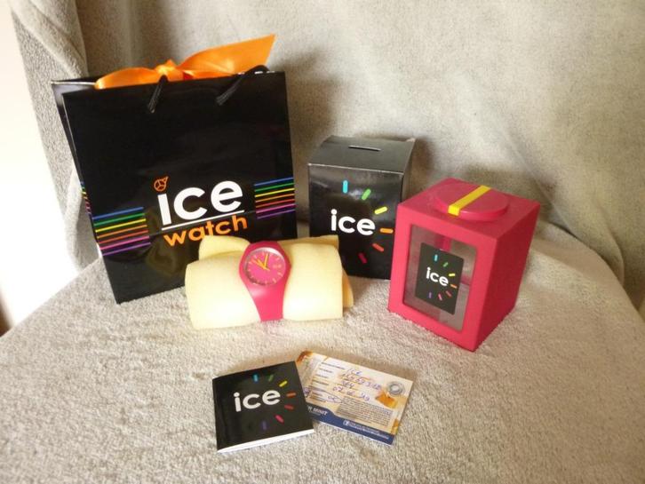 fuchsia Ice watch incl. levenslange batterijgarantie, Handtassen en Accessoires, Horloges | Dames, Zo goed als nieuw, Polshorloge