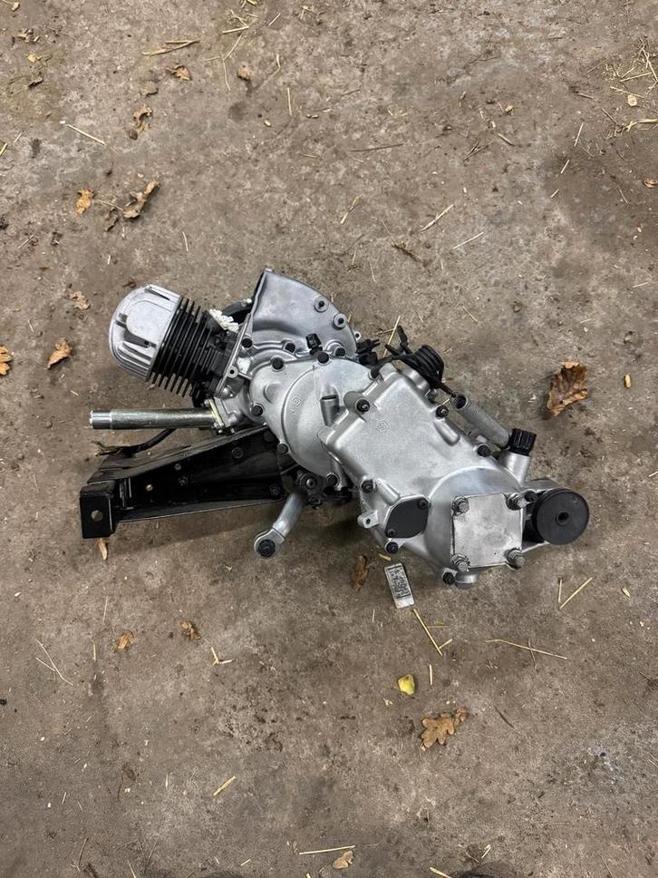 Motor en versnellingsbak piaggio ape, Fietsen en Brommers, Brommeronderdelen | Algemeen, Ophalen