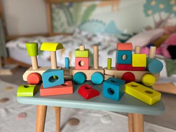 Melissa & Doug Stapelbare Houten Trein – Klassiek Speelplezi beschikbaar voor biedingen