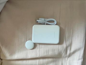 Draadloze powerbank met tracker beschikbaar voor biedingen