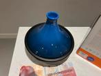 Nouveau Tajine Le Creuset 27 cm bleu cobalt dans la boîte, Neuf, Enlèvement ou Envoi, Poêle à frire ou Sauteuse, Plaque céramique