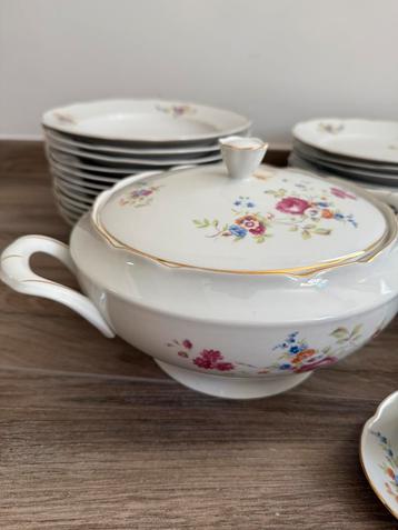 Vintage eetservies Cmielow beschikbaar voor biedingen