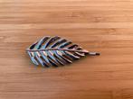 Schuifspeld in de vorm van zilverkleurig blaadje, Handtassen en Accessoires, Uiterlijk | Haarverzorging, Ophalen of Verzenden