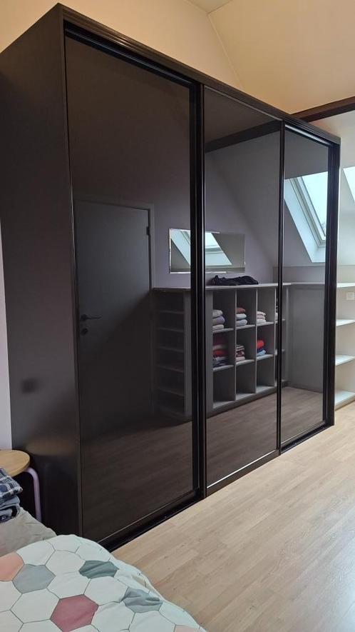 Donkergrijze ingebouwde dressingkast met schuifdeuren, Huis en Inrichting, Kasten | Kleerkasten, Zo goed als nieuw, 200 cm of meer