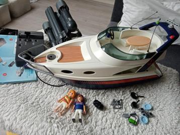 Playmobil 5205 en 5536 luxe jacht en RC onderwatermotor