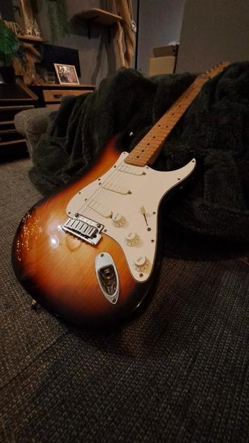 Fender stratocaster plus deluxe 1991+ case fender, Muziek en Instrumenten, Snaarinstrumenten | Gitaren | Bas, Ophalen of Verzenden