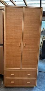 Rotan kast, super handig met twee schuiven en 3 leggers., Ophalen