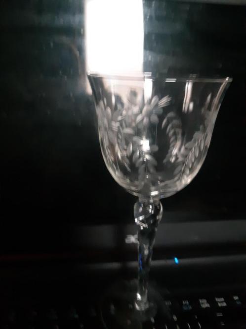 VIDE-GRENIER: Verres cristal à vins ciselés, à champagne, Antiquités & Art, Antiquités | Verre & Cristal, Enlèvement