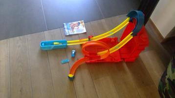 HOT WHEELS TRACK BUILDER FUEL CAN STUNT BOX beschikbaar voor biedingen