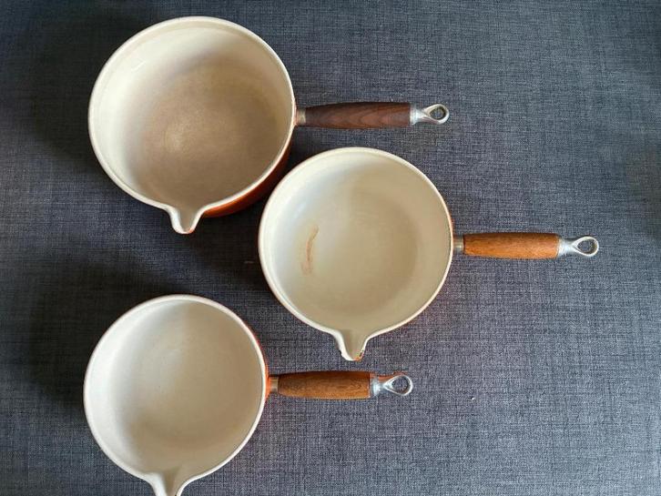 Le Creuset : set 3 steelpotten in gietijzer - steel in teak, Huis en Inrichting, Keuken | Potten en Pannen, Gebruikt, Kookpan of Snelkookpan