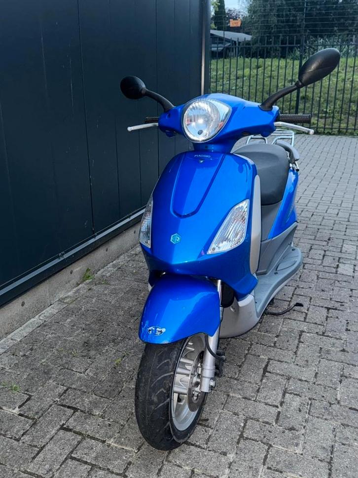 Piaggio Fly 100cc, Fietsen en Brommers, Snorfietsen en Snorscooters, Zo goed als nieuw, Piaggio, Ophalen