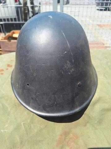 NL M38 Knilhelm. beschikbaar voor biedingen