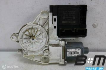 Raammotor rechtsvoor VW Golf Plus 5 5M1837402A beschikbaar voor biedingen