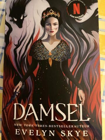 Damsel - Evelyn Skye beschikbaar voor biedingen